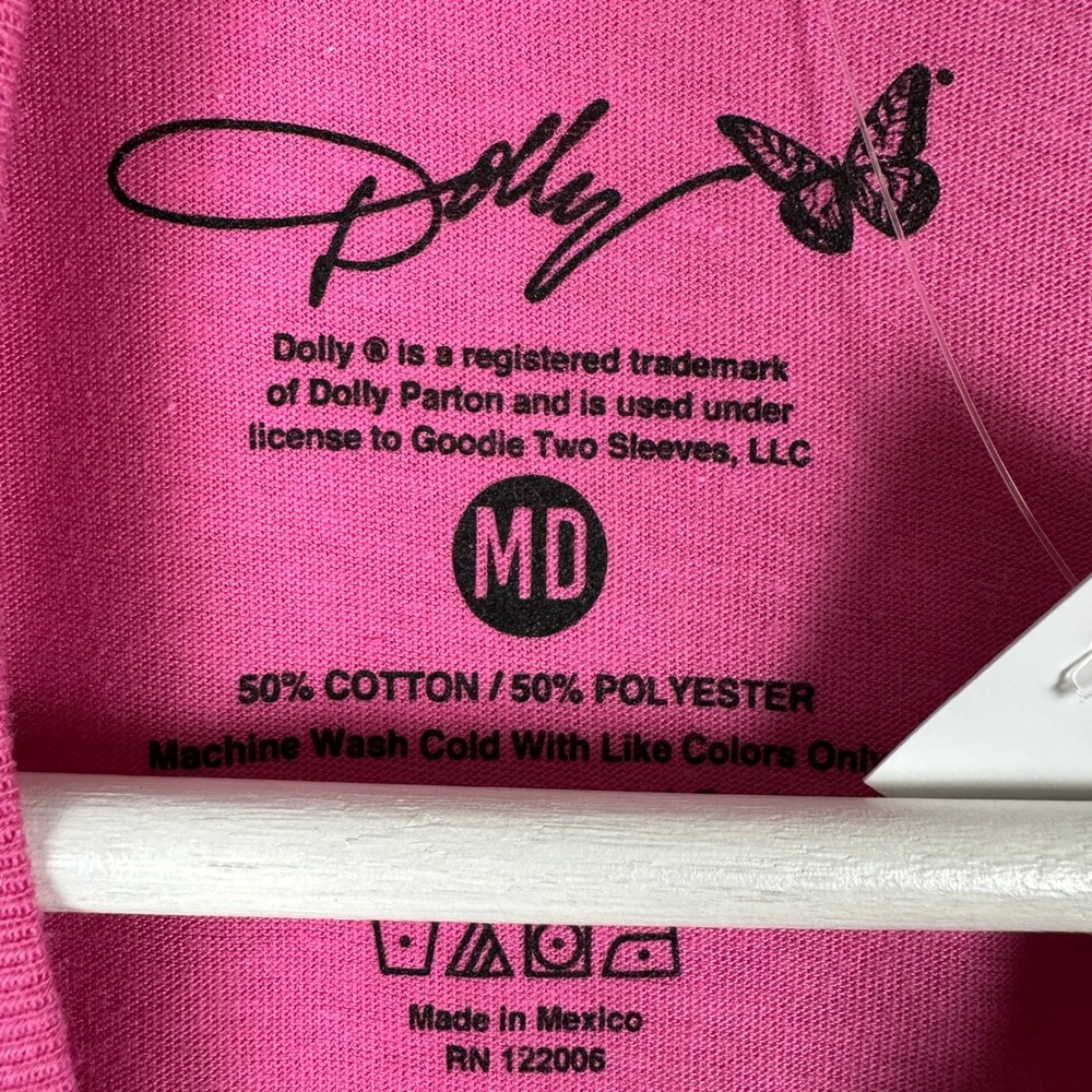 Dolly Parton Women's M T-Shirt Vibrant Pink Workin' 9 to 5 Country Music NEW - Picture 5 of 7